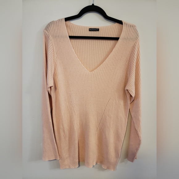 🎄2/15🎄Inextenso pink blush cut out sweater - Picture 2 of 5